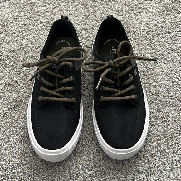 sperry size 2 youth - Picture 1 of 6